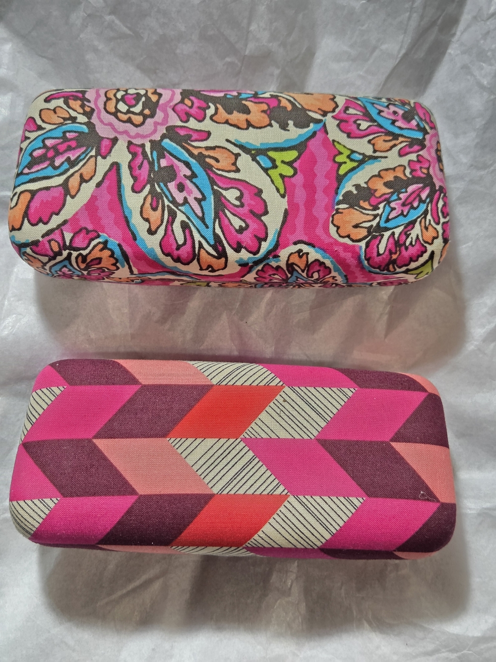 Vera Bradley Set Of 2 Pink Multi Patterned Sunglass Cases - NWOT - Picture 3 of 6